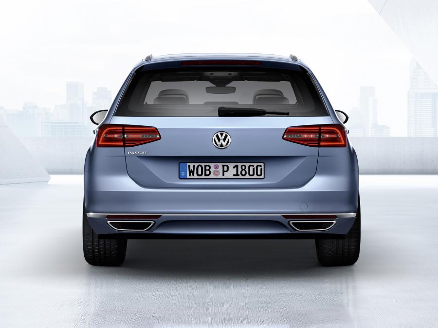 Volkswagen Passat Variant 2015 года  (фото 11 из 20)